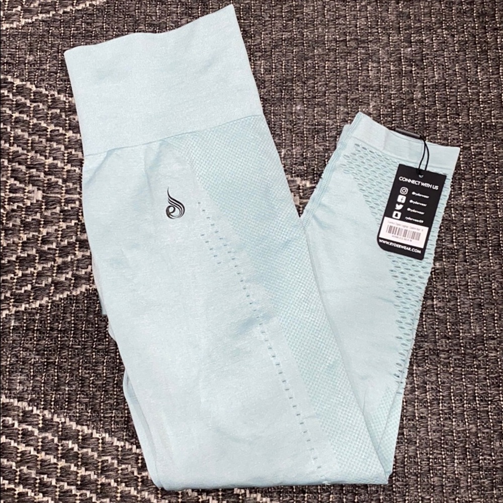 Seamless Staples Leggings